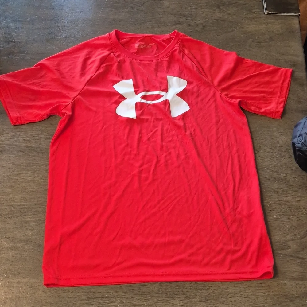 Under Armour Boys‎ Red T-Shirt